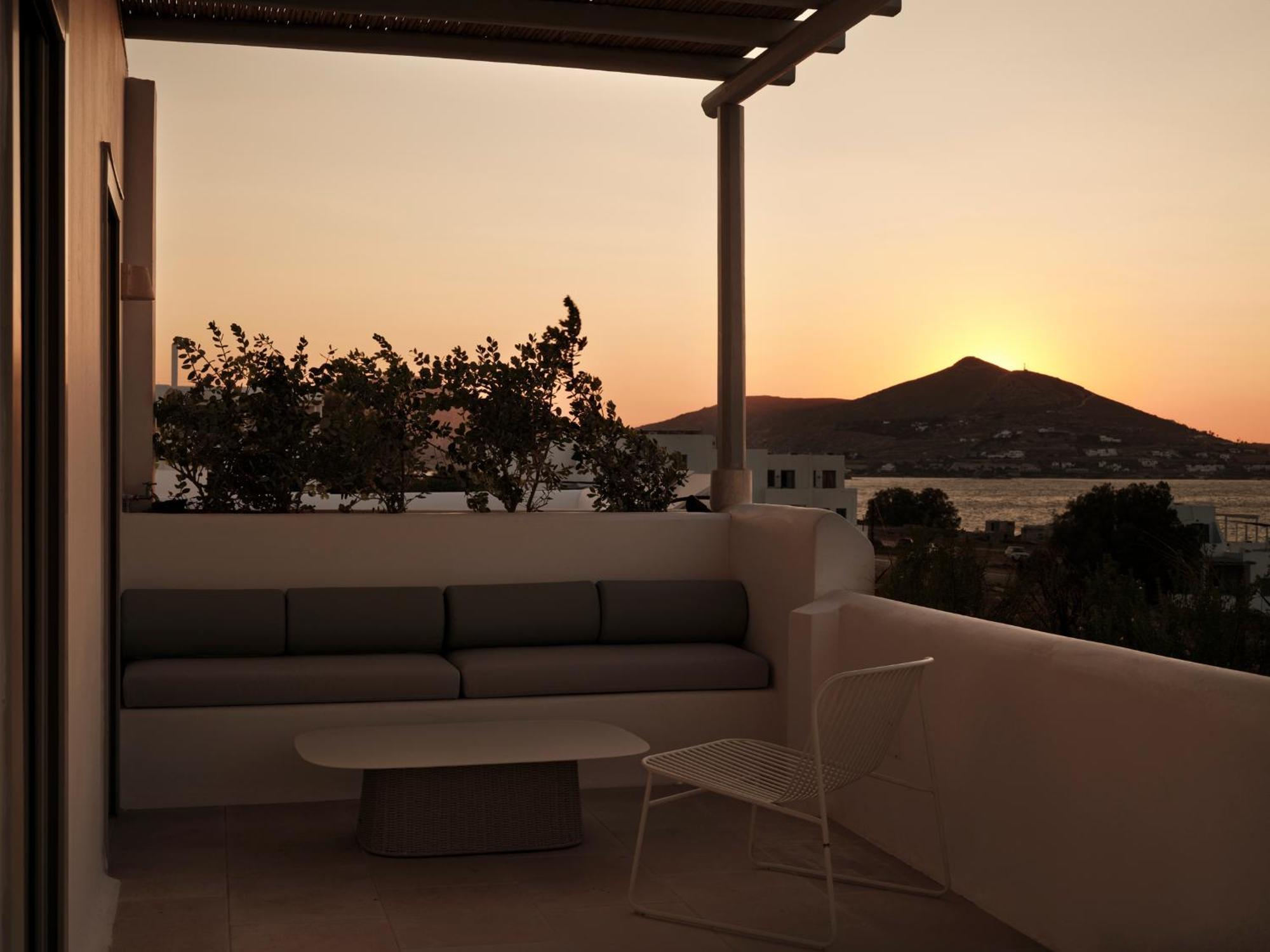 Akria Seaside Suites Naoussa Exterior foto